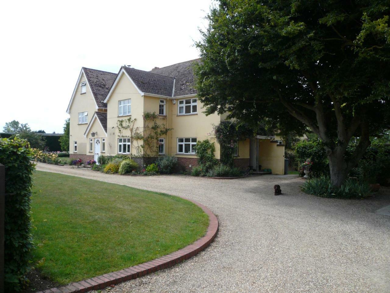 The Newnham White House Panzió Baldock Kültér fotó
